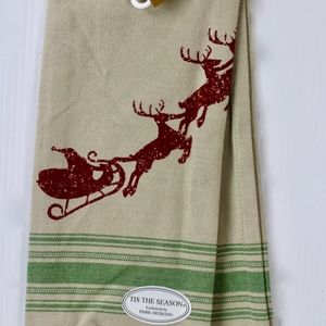 NWT Park Designs Dish Towel Here Comes Santa